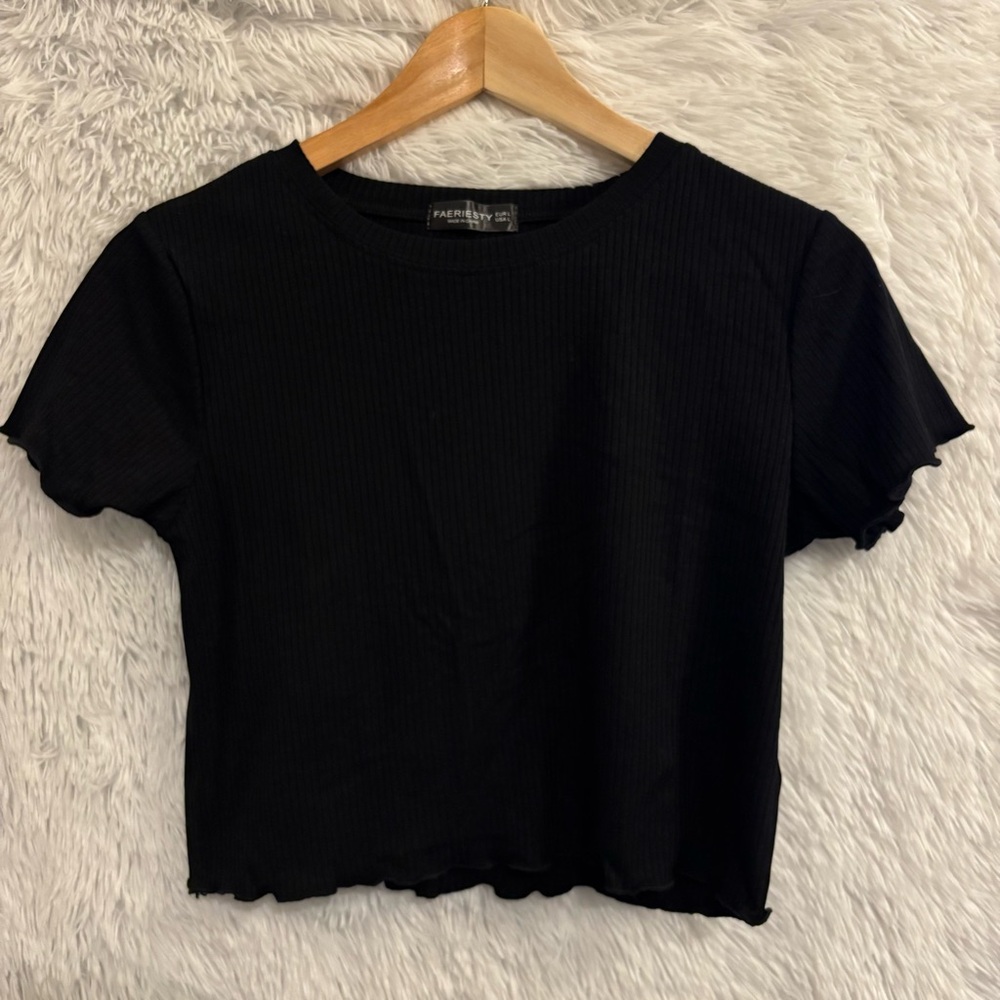 NWOT Faeriety Crop Top Size Junior Large